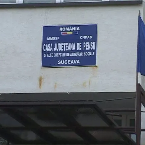 300 de tineri din Suceava au păcălit Casa Judeţeană de Pensii