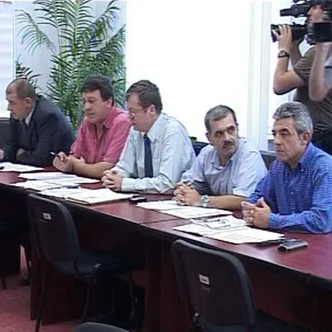 Ministrul Educaţiei discută astăzi cu reprezentanţii profesorilor pe tema legii unice de salarizare