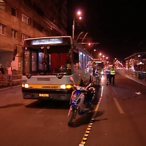 Un pieton care a traversat neregulamentar a provocat rănirea altor două persoane