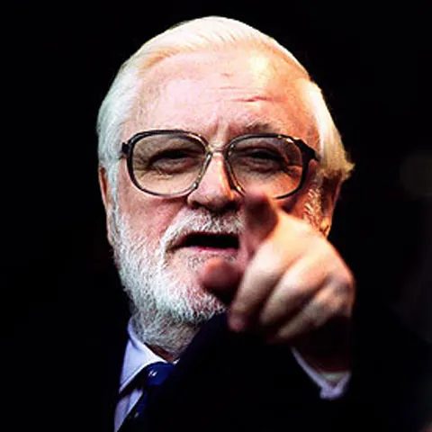 Ken Bates, omul care i-a vândut Chelsea lui Abramovic: "Cluburile mari sunt ca navele de pescuit japoneze, adună tot ce prind în plasă!"
