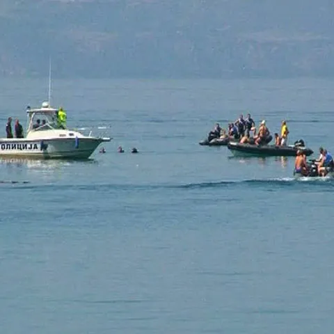 15 morţi, în urma naufragiului unei ambarcaţiuni cu turişti, pe Lacul Ohrid