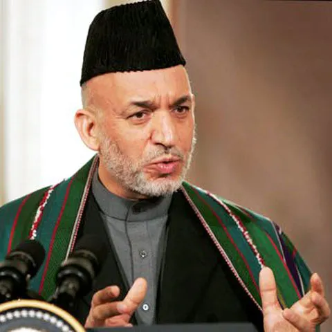 Fraudă în Afganistan în favoarea lui Karzai prin sute de birouri de vot fictive