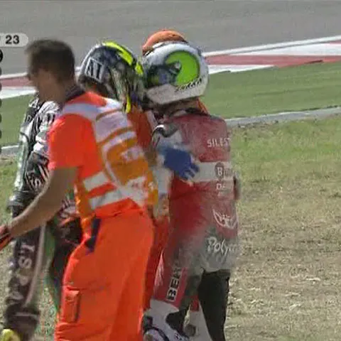 MotoGP: Două incidente de cursă au fost urmate de incidente între piloţi 