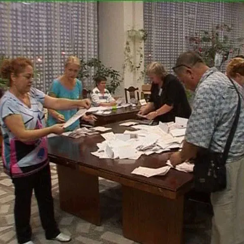 Cei cu studii medii, pensionarii şi membrii minorităţilor au votat pentru PCRM, arată un studiu