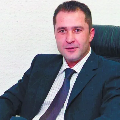 Elan se înţelege bine şi cu milionarele, nu doar cu milioanele