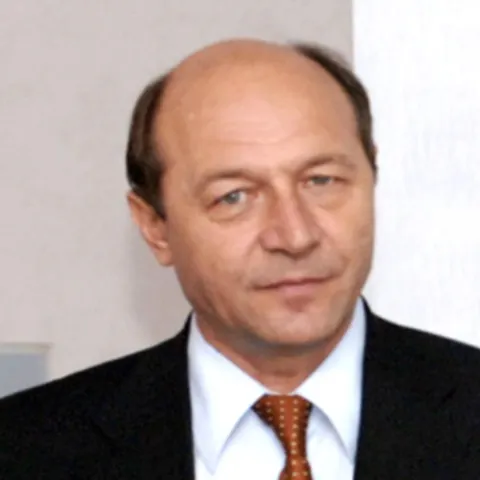Traian Băsescu, de la lansarea Ford la petrecerea romilor din Costeşti