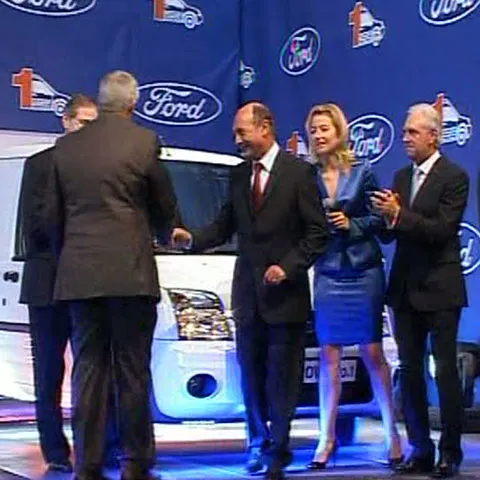 Tăriceanu consideră "galant" gestul lui Băsescu de a-l invita la poza de grup de la Ford