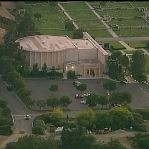 Preţul locurilor de veci în cimitirul Forest Lawn a crescut vertiginos, după înmormântarea lui Michael Jackson