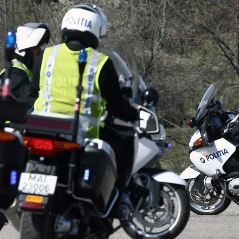 Procurorii bucureşteni au reţinut un agent de la Direcţia Permise, pentru trafic de influenţă