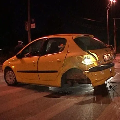 Un şofer beat urmărit de Poliţie a provocat un accident în Capitală