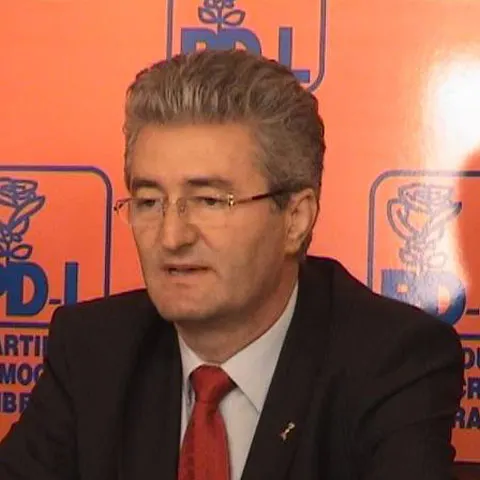 Primarul din Dr. Tr. Severin şi şeful PD-L Mehedinţi, lăsaţi pe dinafară la deschiderea anului şcolar