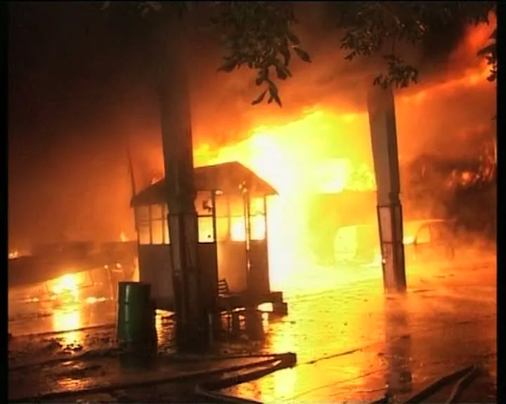 Incendiul din Pipera a provocat una dintre cele mai grave poluări din Capitală, potrivit Autorităţii pentru Protecţia Mediului