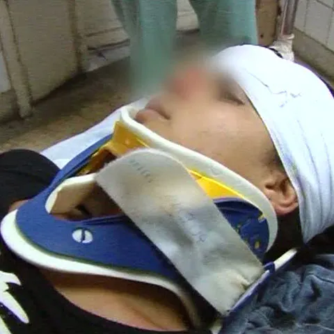 O tânără a ajuns la spital după ce a încercat să fugă cu banii furaţi de la un taximetrist