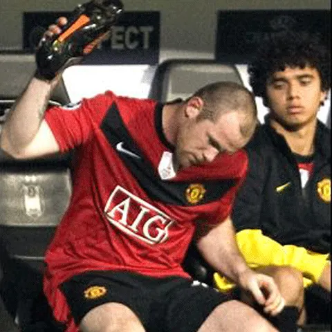 VIDEO / Rooney şi-a ieşit din minţi la meciul cu Beşiktaş