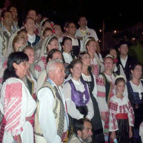 O delegaţie de 35 de persoane din Plopeni a fost la un festival în Insulele Azore, pe bani publici