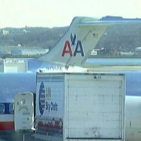 Nouă angajaţi ai companiei American Airlines, arestaţi pentru trafic de droguri