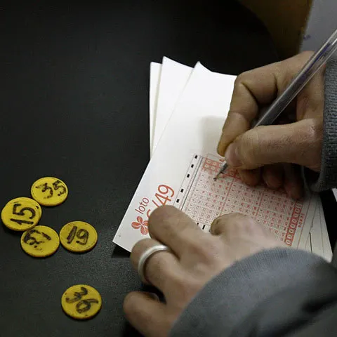 Premiul cel mare la Loto 6/49 nu a fost câştigat, la Categoria a II-a sunt patru câştigători