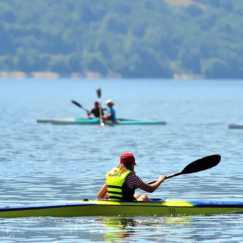 Canotaj: Trei echipaje româneşti s-au calificat în finale la Campionatele Europene de la Brest