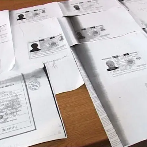 Un pensionar din Timişoara şi-a făcut 12 identităţi false