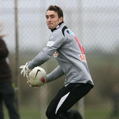 Dinamo - Matache a suferit o entorsă la genunchi şi va lipsi cel puţin trei săptămâni