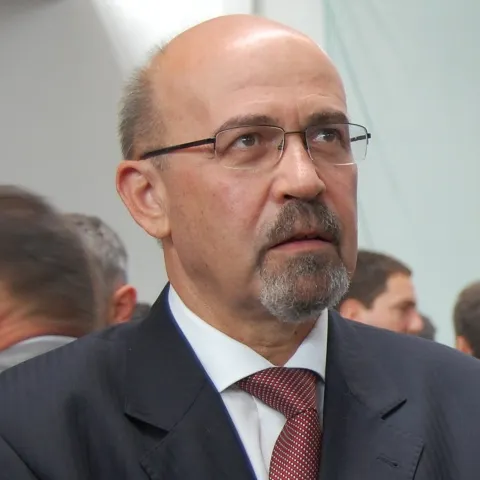 Marko Bela este nemulţumit de ridicarea unei statui pentru gen. Guşă şi numeşte revoluţionarii \"triştii eroi din \'90\". Cum comentaţi?
