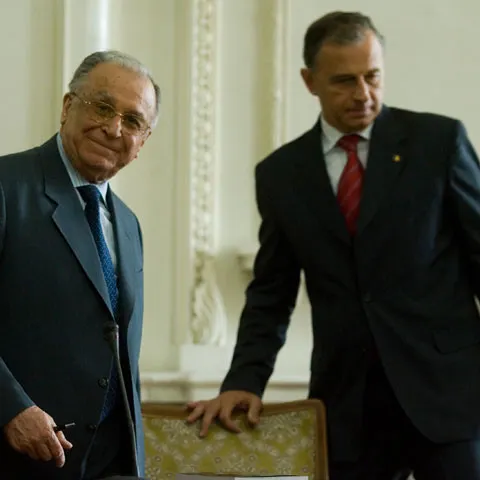 Iliescu spune că îl susţine pe Geoană la prezidenţiale, chiar dacă acesta are unele "slăbiciuni"