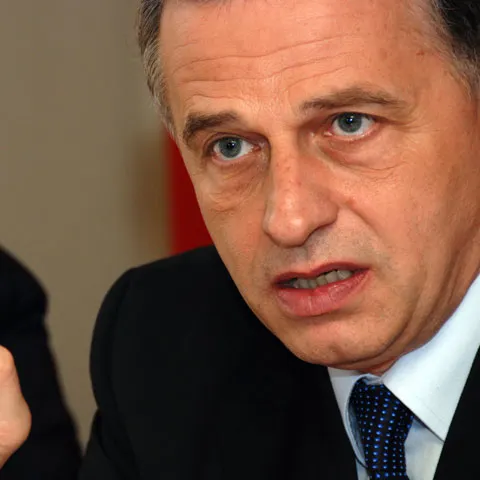 Geoană i-a sugerat lui Boc să "umble" la Pogea, Blaga sau Videanu, şi nu la Andronescu