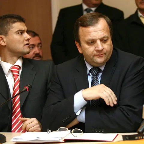 PD-L a cerut PSD să nu folosească instituţiile statului în campania electorală