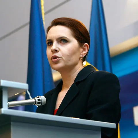 Adriana Săftoiu a testat atenţia deputaţilor cu un discurs aberant. Rezultatul: nimeni nu a fost atent