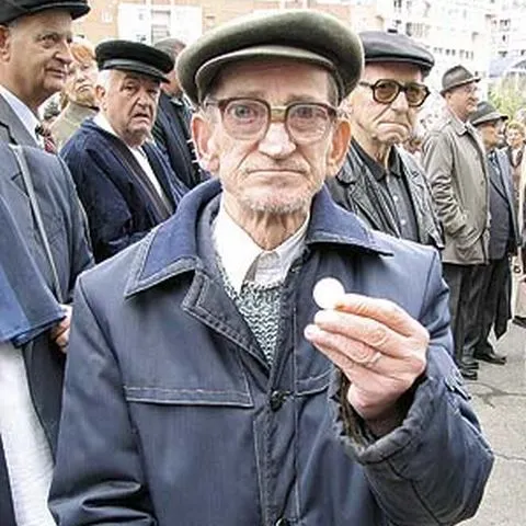 Prima pensie ar trebui să o luăm la 70 de ani