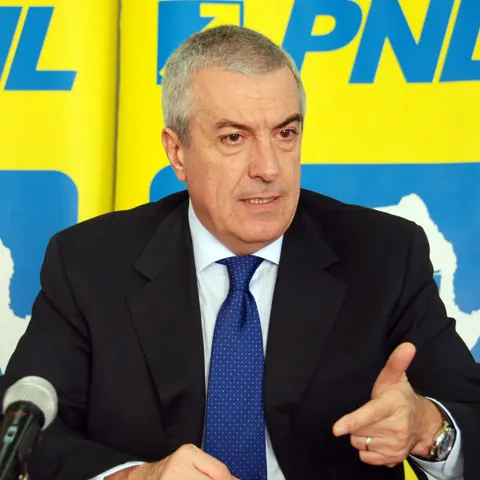 Tăriceanu: Preşedintele e disperat că pierde alegerile prezidenţiale şi face o diversiune