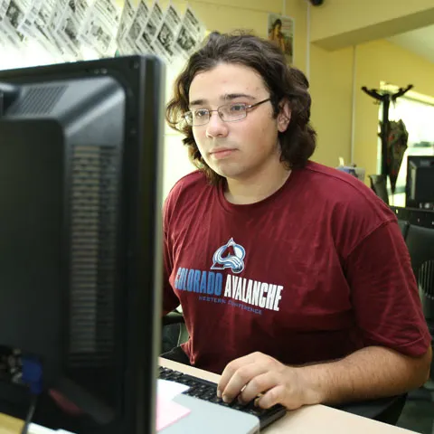 Un licean român premiat de NASA s-a înscris la o universitate din România pentru că nu are bani să studieze în străinătate