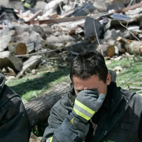 Un cutremur s-a produs în L'Aquila, unde un seism devastator s-a înregistrat în aprilie