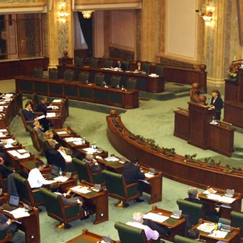 Spune-ne dacă vrei Parlament unicameral!