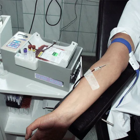 Medicii Centrului de Transfuzii Cluj nu şi-au mai primit salariile de două luni