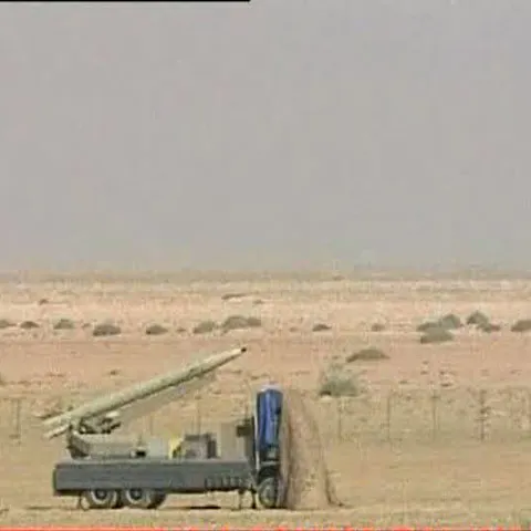 Iranul a lansat cu succes două rachete cu rază scurtă de acţiune 