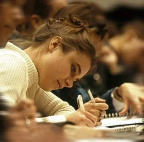 Elevii de clasa a XII-a sunt nemulţumiţi de schimbările de la examenul de bacalaureat