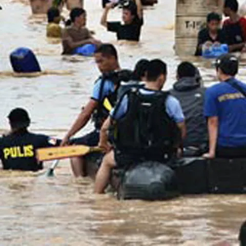 Un al doilea ciclon a ameninţat Filipinele, după ce Ketsana a provocat moartea a 246 de persoane