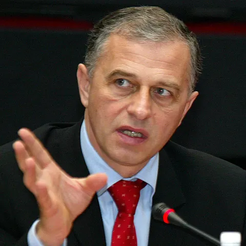 Geoană, în a doua scrisoare către Boc: Cheia rezolvării problemei se află la Băsescu, nu în coaliţie