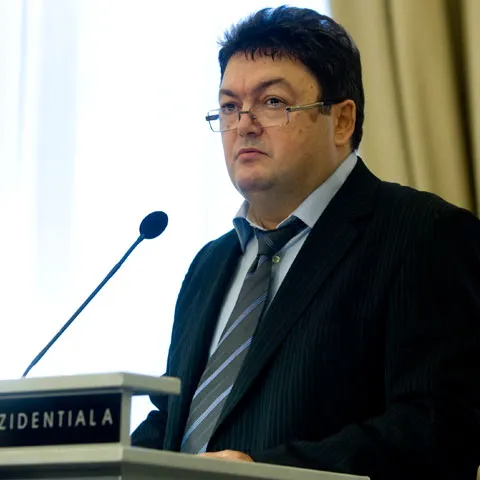 Despre curve şi droguri, un interviu cu Marian Preda, şeful comisiei prezidenţiale pentru analiza riscurilor sociale