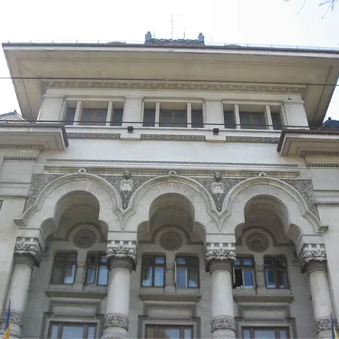 Oprescu nu renunţă la mutarea primăriei în altă clădire
