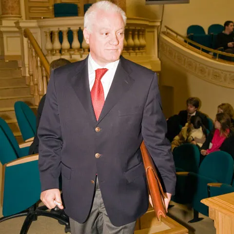 Statul i-a imprimat 700.000 de euro lui Valeriu Stoica