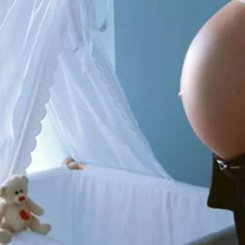 Adolescentele românce, pe locul doi în Europa la naşteri