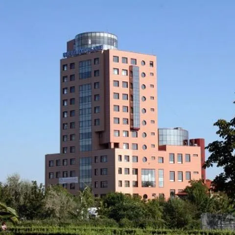 Universităţile ''Petre Andrei'' şi ''Apollonia'', din Iaşi, au fost introduse în lista instituţiilor acreditate