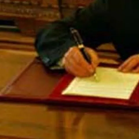 Cei doi secretari de stat ai PSD de la Agricultură demisionează din funcţii