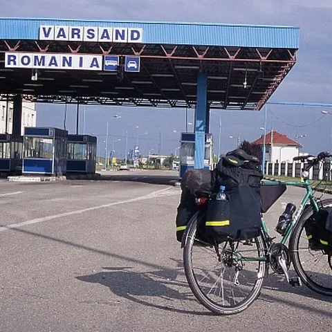 Un agent de la Poliţia de Frontieră Arad a fost reţinut de procurori pentru luare de mită