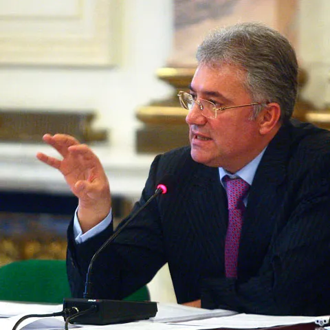 Videanu anunţă că deleagă atribuţii la secretarii de stat de la Sănătate, unde este numit interimar