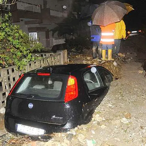 Inundaţiile din Sicilia au ucis 22 de oameni