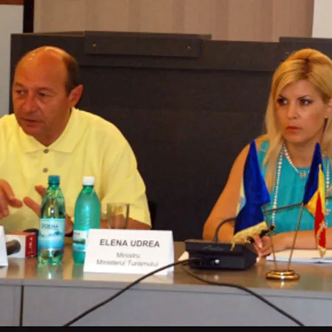 Elena Udrea: Ne-am şocat la anunţul lui Băsescu. VEZI REACŢIILE PD-L