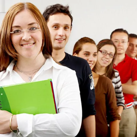 Luni ar fi trebuit să înceapă anul universitar